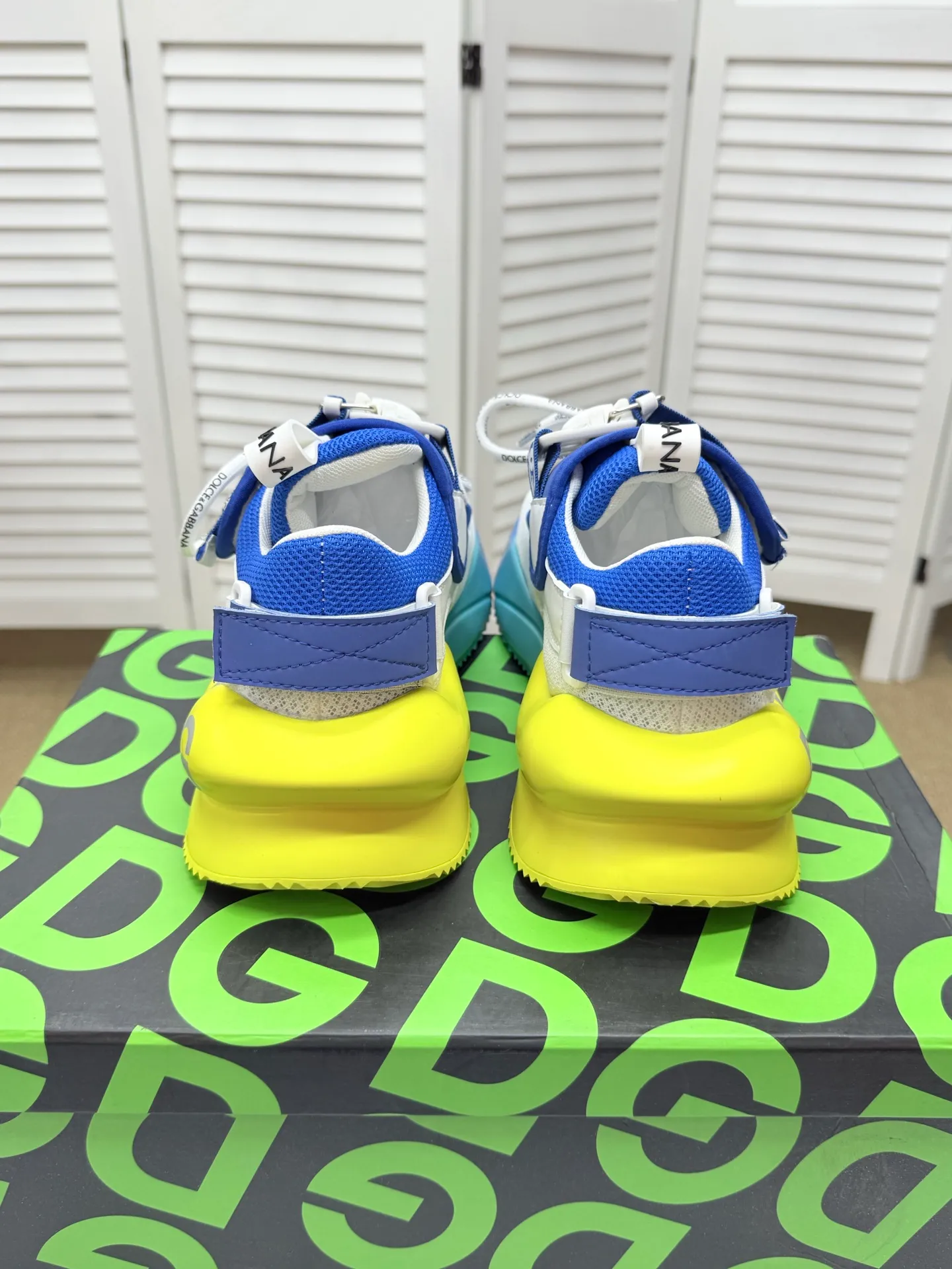 Men's clothing and shoes 230. The latest sports and casual shoes for couples (DG) are fashionable and versatile, and can add luster to various looks. Create an exquisite design with unique dynamic vitality and modern atmosphere, showing modern elegance. Size: 35-46 (custom-made sizes 45 and 46 are non-refundable) Se